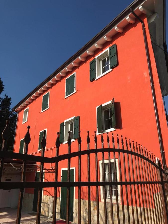 فيلا Redhouse Pesina كوسترمانو المظهر الخارجي الصورة