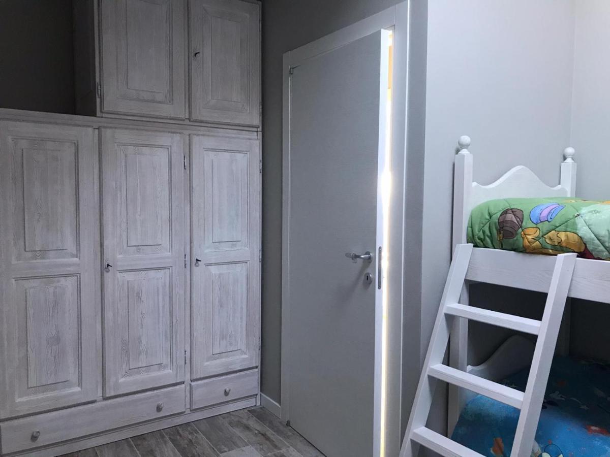 فيلا Redhouse Pesina كوسترمانو المظهر الخارجي الصورة